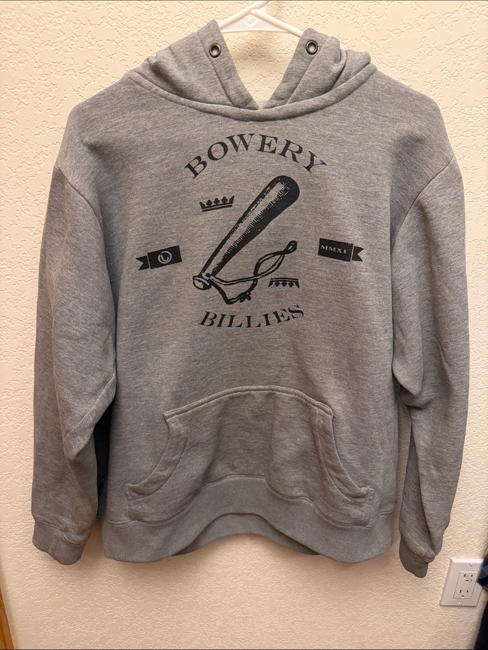 Gray Crewneck Graphic Pullover Sweater